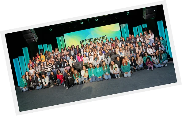 Foto grupal al cierre de Mi Encuentro